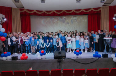 Священнослужитель поздравил с 30-летием Красноармейский социально-реабилитационный центр для несовершеннолетних