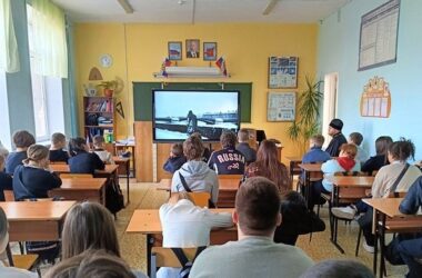 Священнослужитель рассказал подросткам о героях Отечества