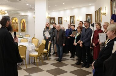 Митрополит Феодор поздравил с Рождеством Христовым участников просветительских проектов 2025 года