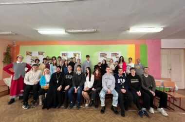 Студенты и школьники узнали о смысле праздников Рождества Христова и Богоявления Господня