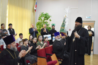 Время дарить подарки и душевное тепло