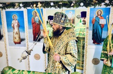 Правящий архиерей совершил Литургию в храме преподобного Серафима Саровского