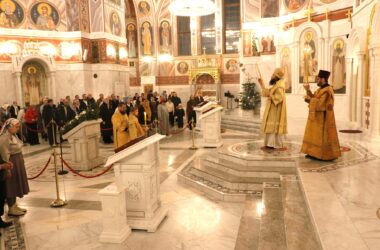 Митрополит Феодор совершил Литургию в новогоднюю ночь