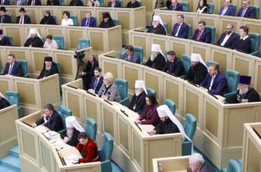 Митрополит Феодор принял участие в пленарном заседании XIV Рождественских Парламентских встреч «Просвещение и нравственность: формирование личности и вызовы времени»