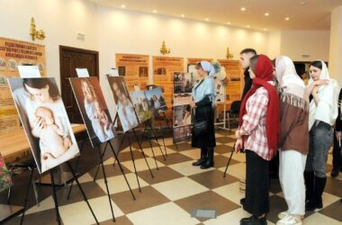 Круглый стол, посвященный сохранению жизни до рождения, состоялся в главном храме Волгограда