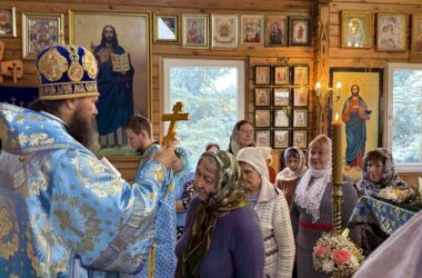 Митрополит Феодор возглавил престольное торжество храма иконы Божией Матери «Утоли моя печали»