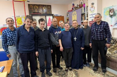 Священнослужитель посетил АНО «Светоч»