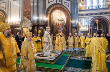 Митрополит Феодор сослужил Святейшему Патриарху Кириллу за Литургией