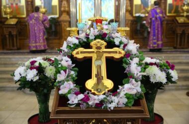 Неделя третья Великого поста Крестопоклонная