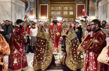 «Кто Бог велий, яко Бог наш? Ты еси Бог, творяй чудеса» — митрополит Феодор совершил Пасхальную Великую вечерню