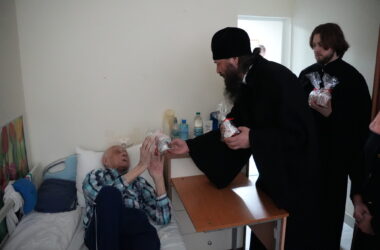 Митрополит Феодор посетил подопечных «Пансионата Благодать»