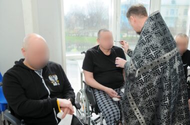 Волгоградские священники пособоровали находящихся на лечении участников спецоперации