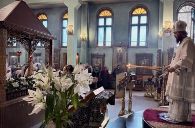 «Воскресни, Боже, суди земли, яко Ты наследиши во всех языцех»: в Великую Субботу правящий архиерей совершил Литургию в Свято-Духовской обители