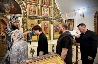 В Великий Понедельник правящий архиерей совершил Литургию Преждеосвященных Даров