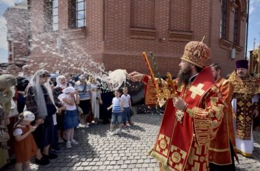 Митрополит Феодор возглавил Литургию в Неделю о самаряныне