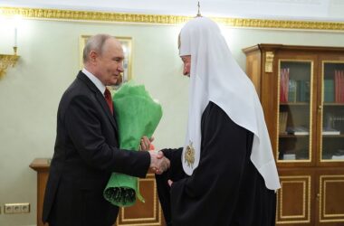 Президент России В.В. Путин поздравил Святейшего Патриарха Кирилла с днем тезоименитства