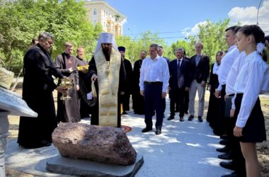 Митрополит Феодор освятил закладной камень на месте строительства православного культурно-просветительского центра