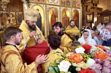 Митрополит Феодор возглавил престольное торжество храма праведного Иоанна Кронштадтского